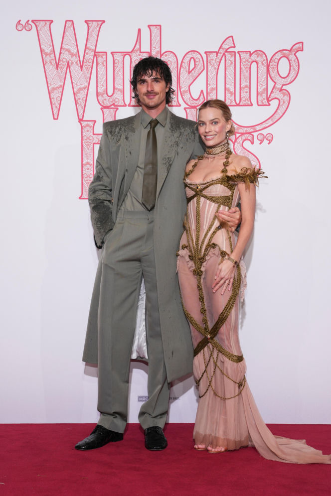 Jacob Elordi i Margot Robbie na premierze "Wichrowych Wzgórz"
