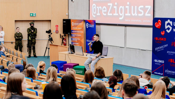 Tłumy młodych ludzi na kampusie. Dzień Otwarty 2025 na Uniwersytecie w Siedlcach za nami