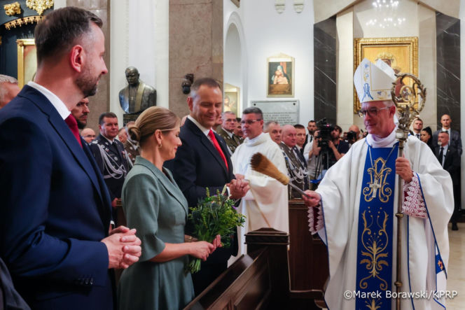 Karol i Marta Nawroccy na obchodach Święta Wojska Polskiego