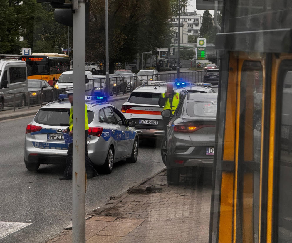 Po śmierci 6-latka postawili tam fotoradar. Pijany kierowca wbił się w barierki