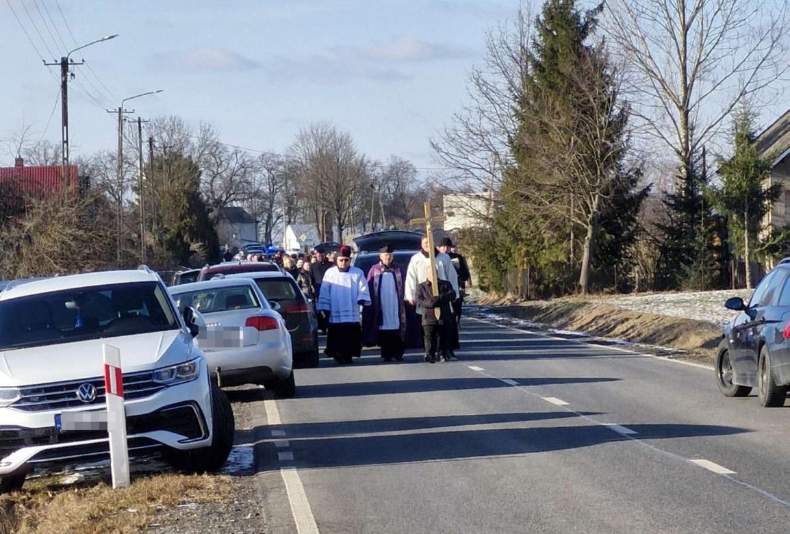Pogrzeb 26-letniej Katarzyny, która zginęła w wypadku w Choceniu. Kobieta była w ciąży