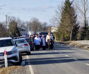 Pogrzeb 26-letniej Katarzyny, która zginęła w wypadku w Choceniu. Kobieta była w ciąży
