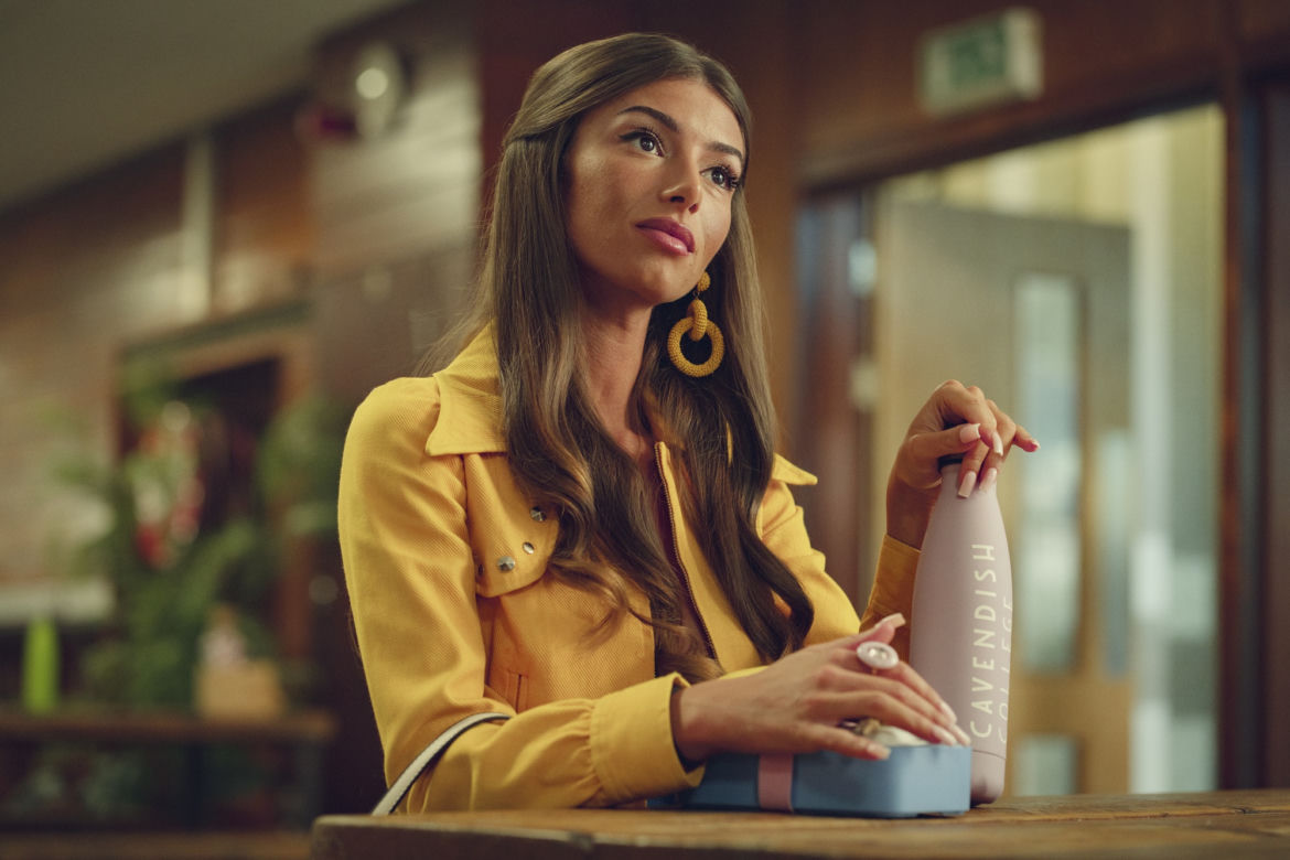 Mimi Keene jako Ruby