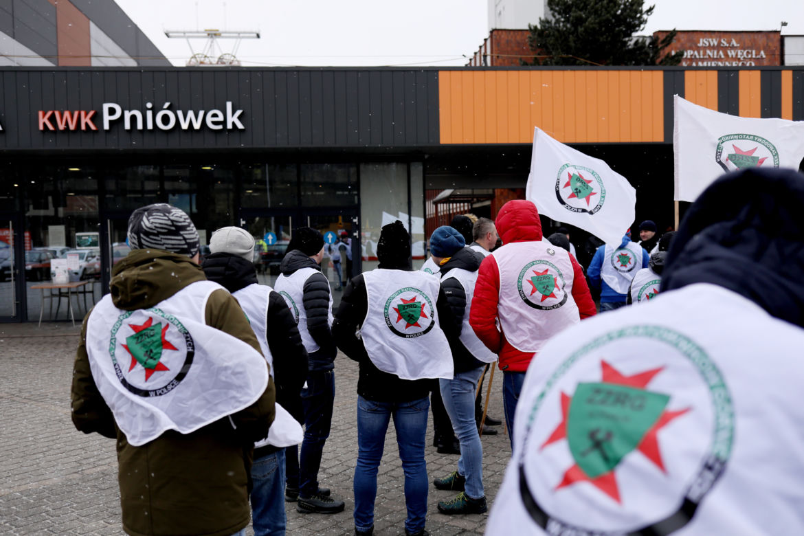 Wybuch w kopalni Pniówek. Ratownicy zejdą pod ziemię. Dotarcie do zaginionych potrwa nawet kilka miesięcy