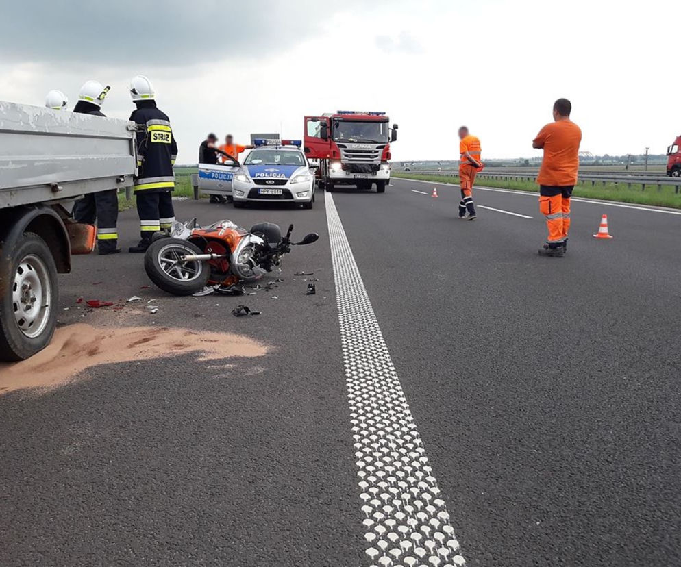 PO WYPADKU NA AUTOSTRADZIE CZEKAL 40 MIN NA KARETKE 