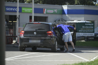 Daniel Martyniuk załatwia sprawunki w Warszawie