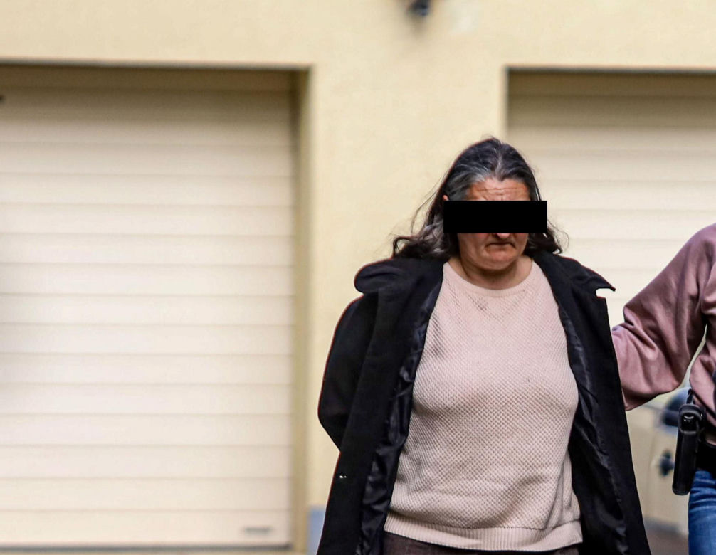 Pokłócili się o wybory. Aneta chwyciła za rozgrzaną świńską nogę!