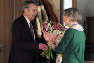 Barwy szczęścia, odcinek 3362: Ostra rywalizacja Czesława i Tolka o Basię na jej imieninach. Goście zobaczą do czego się posuną - ZDJĘCIA