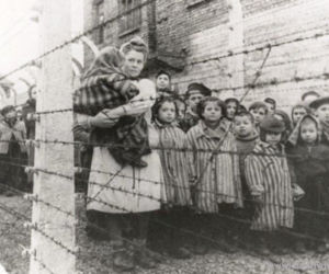 Dzieci, więźniowie KL Auschwitz - tuż po wyzwoleniu...