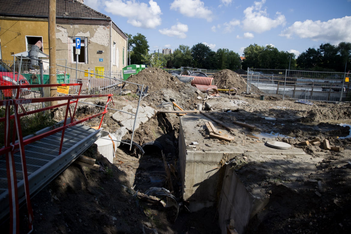 Budują trasę łagiewnicką, odcięli dom od miasta