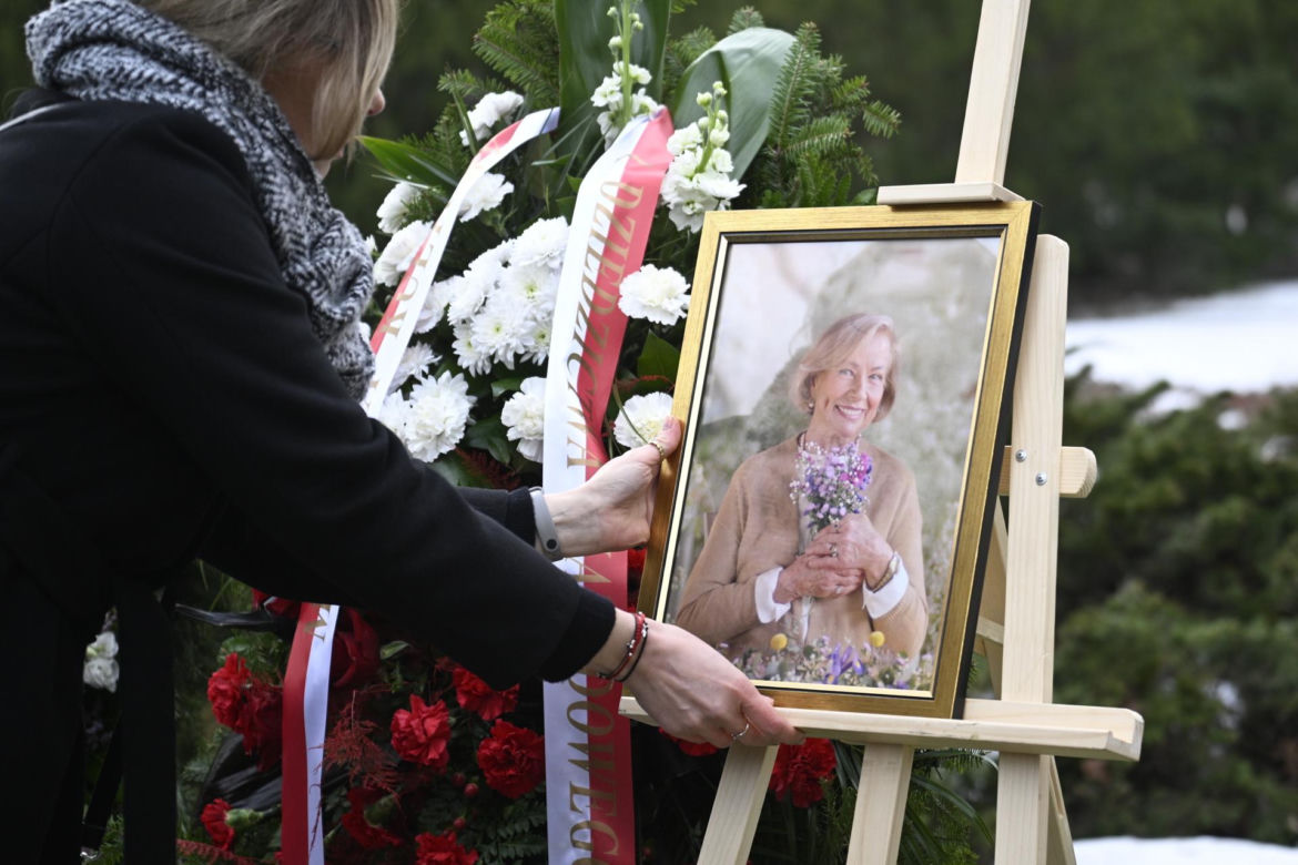 Bożena Dykiel spoczęła na Powązkach Wojskowych