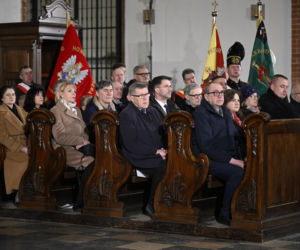 Msza za ofiary Smoleńska w Archikatedrze. Obecni Nawrocki i Kaczyńska