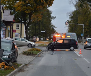 Poważny wypadek drogowy w Szczebrzeszynie. Nietrzeźwy kierowca Opla wymusił pierwszeństwo