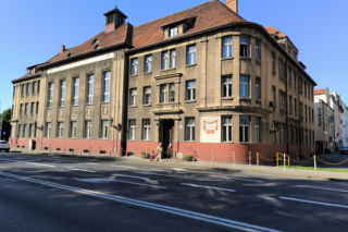 Oficjalnie: „Jedynka” zostaje. Sąd zamknął wielomiesięczny spór o szkołę w Lesznie