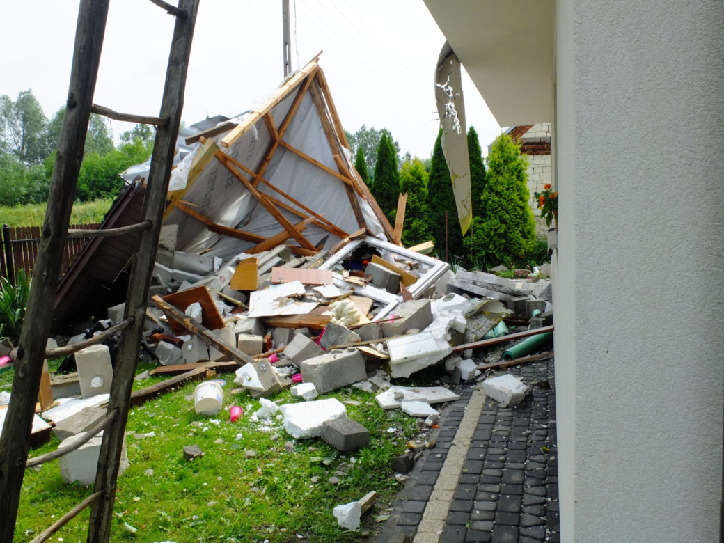 Przez gminę Wilków przeszła potężna nawałnica. Kilkadziesiąt budynków jest zniszczonych