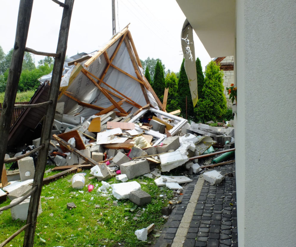 Przez gminę Wilków przeszła potężna nawałnica. Kilkadziesiąt budynków jest zniszczonych