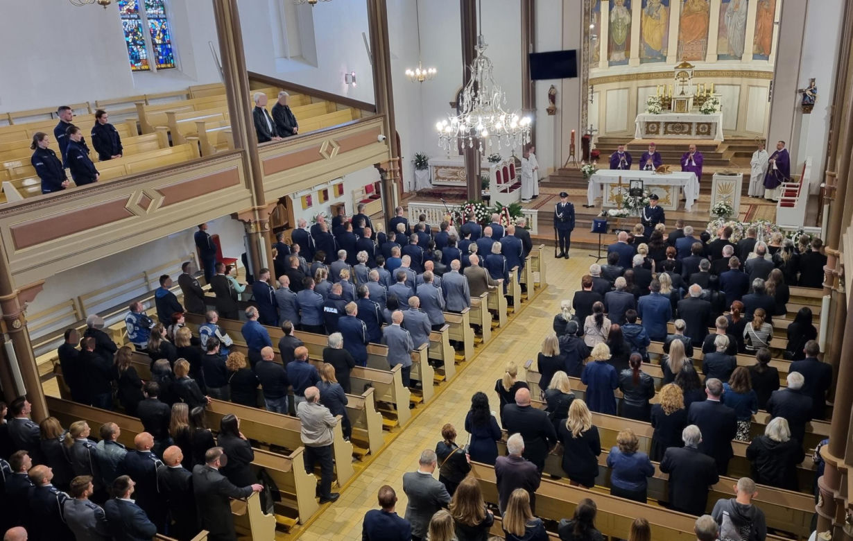Pogrzeb podinsp. Rafała Fortuńskiego. Policjant to ofiara szaleńca ze Słupska