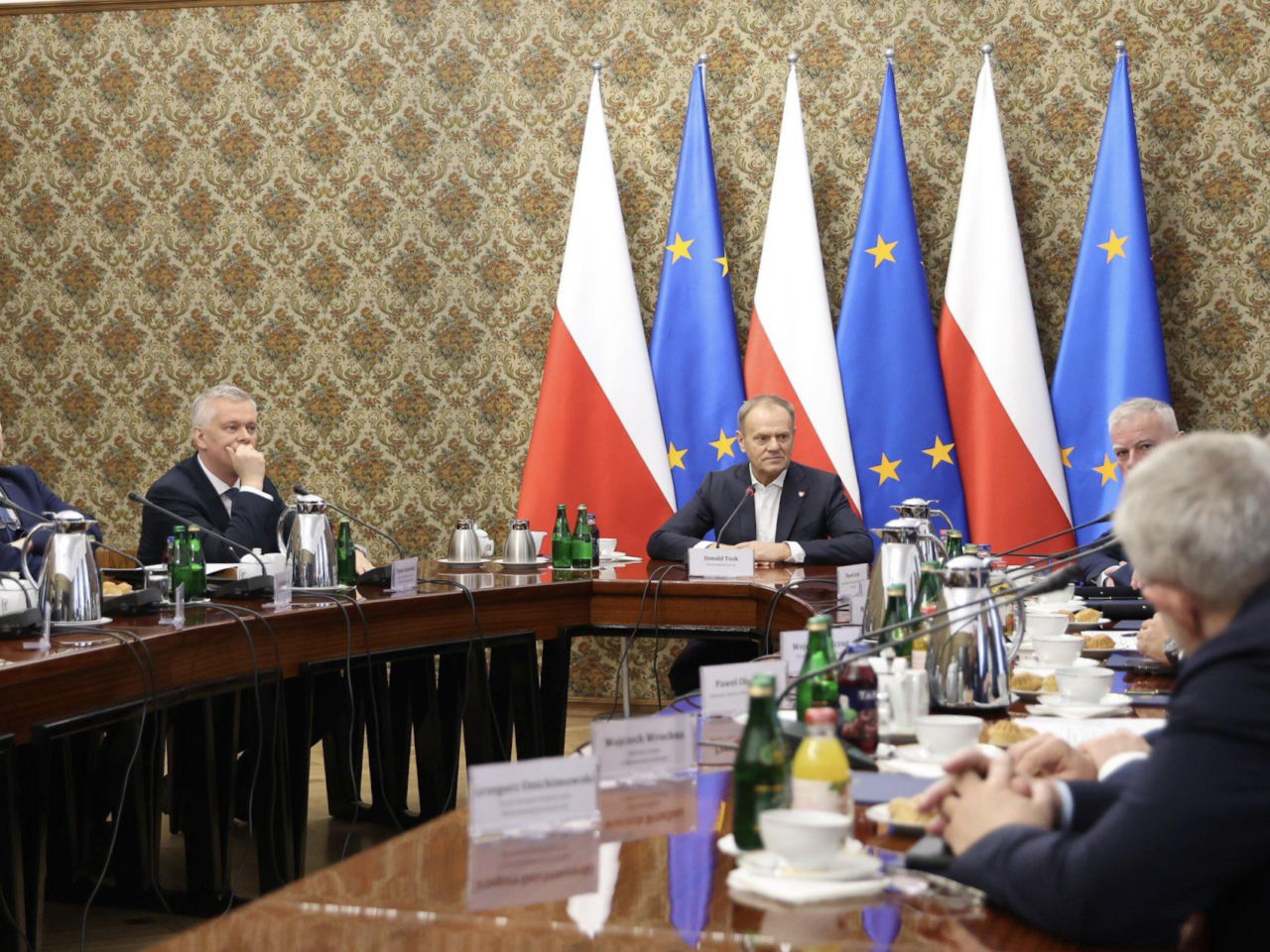 Pilne spotkanie Donalda Tuska! Chodzi o cyberataki na infrastrukturę energetyczną