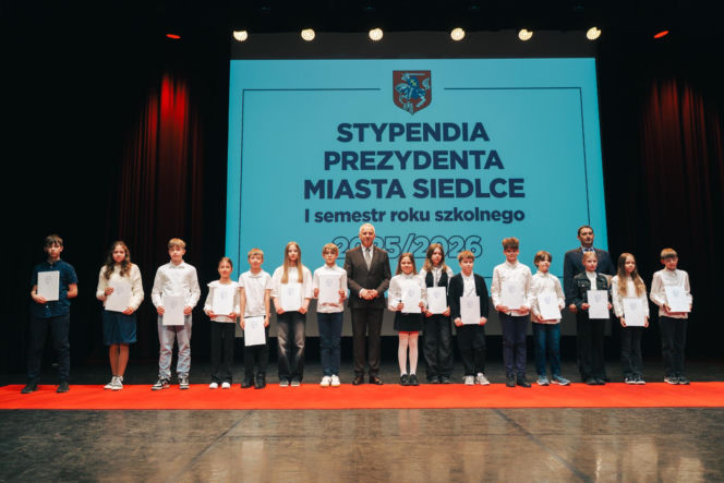 Najzdolniejsi uczniowie odebrali stypendia Prezydenta Miasta Siedlce