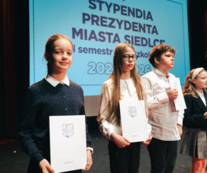 Najzdolniejsi uczniowie odebrali stypendia Prezydenta Miasta Siedlce