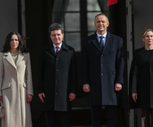 Marta Nawrocka w niecodziennej odsłonie. Postawiła na zaskakujące połączenie! Ekspert chwali stylizację 