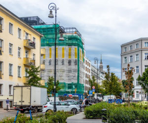 Zburzyli biurowiec wśród kamienic, by postawić pierwszy taki hotel w Polsce
