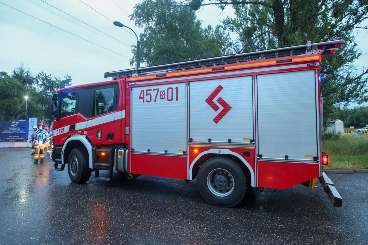 Pożar hali z elektrośmieciami w Gliwicach
