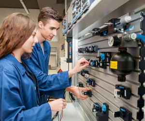 Technikum Nowoczesnych Technologii im. Jana Pawła II w Kleszczowie