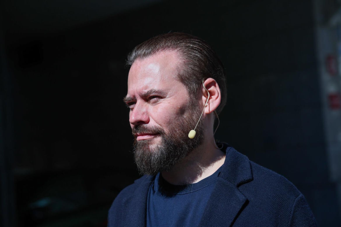 Krzysztof Stanowski składa podpisy pod swoją kandydaturą do PKW Warszawa, 04.04.2025