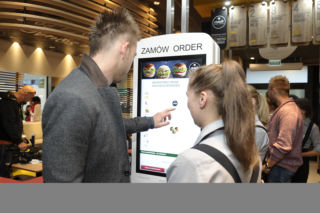 Rewolucja w McDonald’s – stwórz swojego burgera!