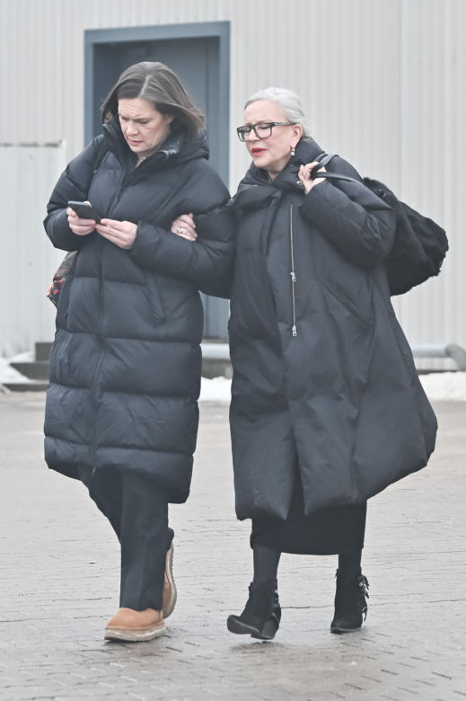 Krystyna Janda kurzy w aucie