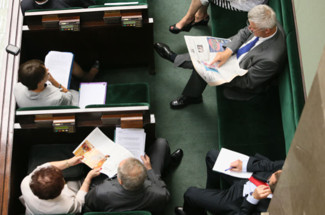 marek belka w sejmie podczas obrad nt deficytu budzetowego (7)