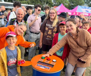 Gorące gwiazdy i tłumy mieszkańców! Ekipa ESKA Summer City na dożynkach w Kobierzycach
