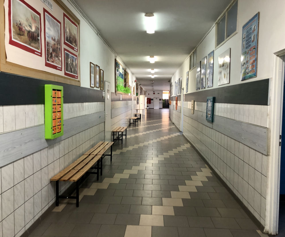 Pusta szkoła podstawowa nr 5 w Szczecinku