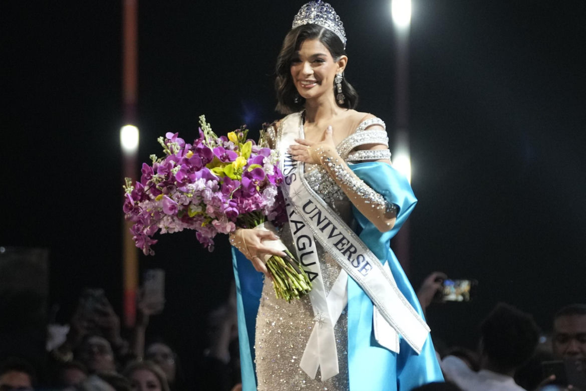Miss Universe oskarżona o zdradę! "Nie może wrócić do kraju"