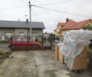 Przez żonę mieszka w samochodzie.