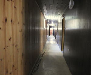 Lalka śpiąca w łóżku i urządzenia rehabilitacyjne. Co znajduje się w opuszczonym sanatorium przy polskiej granicy? [ZDJĘCIA]