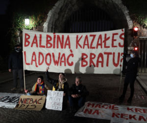 Protesty i aresztowania przed Wawelem podczas wizyty Jarosława Kaczyńskiego