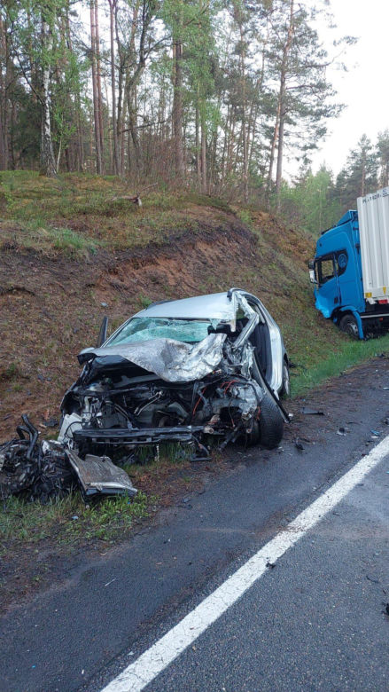 Za kierownicą auta siedział 20-latek, który tuż po zdarzeniu został przetransportowany do szpitala