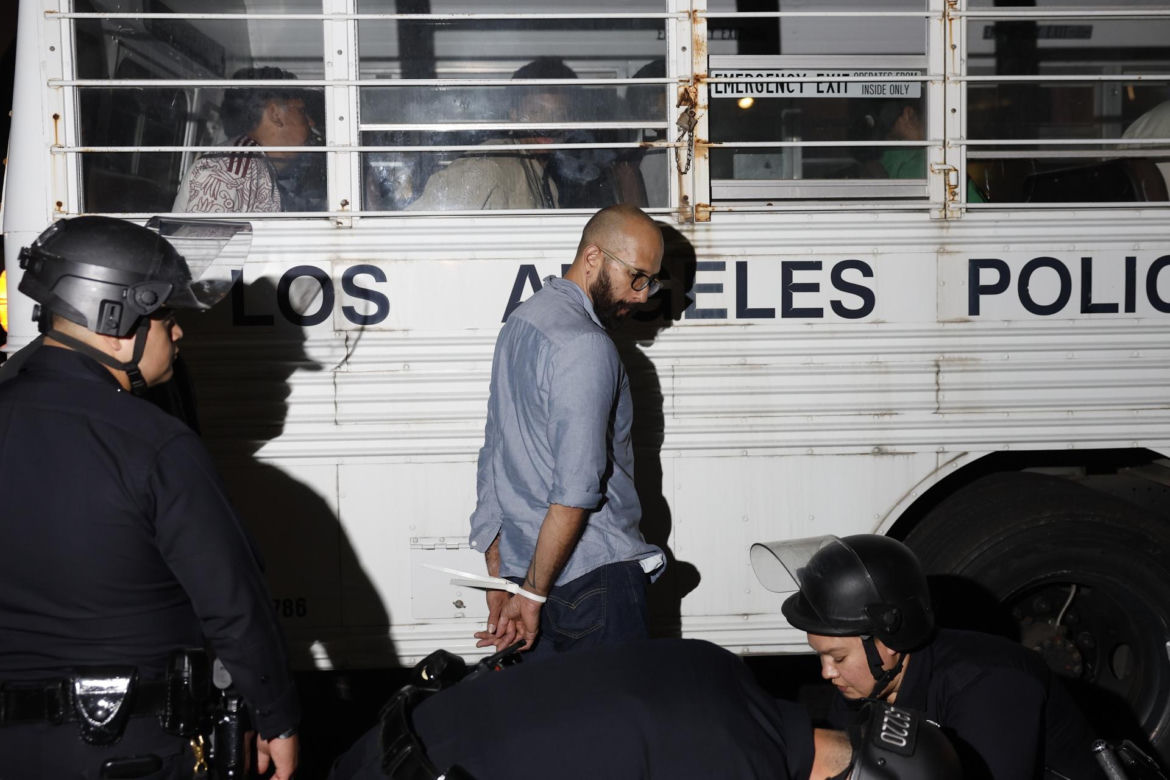 Protesty w Los Angeles coraz silniejsze. Emocje podsycają fałszywe zdjęcia i teorie spiskowe