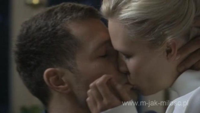M jak miłość odc. 1036. Tomek (Andrzej Młynarczyk), Paulina (Agnieszka Żulewska)