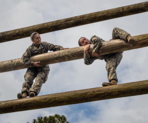 Kobiety w wojsku pod lupą Pentagonu. Czy dekada zmian zostanie cofnięta?