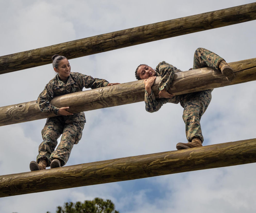 Kobiety w wojsku pod lupą Pentagonu. Czy dekada zmian zostanie cofnięta?