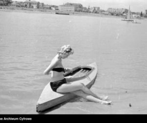 Golizna na plaży w czasch PRL