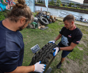 Wielkie sprzątanie brzegów Parnicy