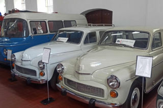 Takie motoryzacyjne perełki możemy podziwiać w Chlewiskach. To tylko kilka kilometrów od świętokrzyskiego