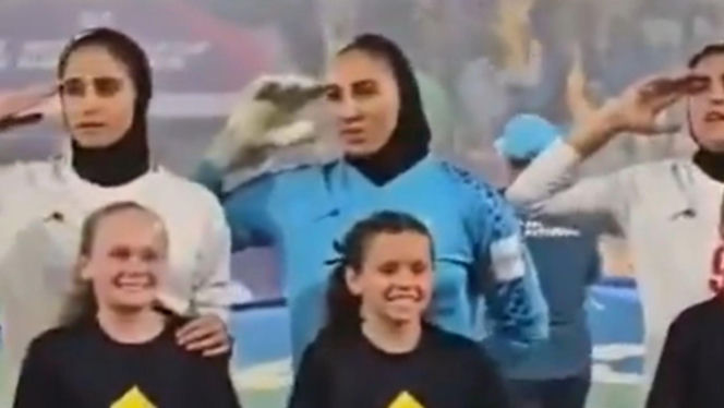 Wymowny gest Iranek w trakcie wojny z USA i Izraelem. Tak zaprotestowały przed meczem! [WIDEO]