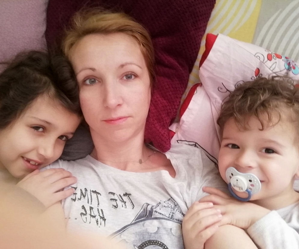 Mama dwójki małych dzieci walczy z rakiem piersi. Jak można pomóc 42-letniej Monice z Czchowa?