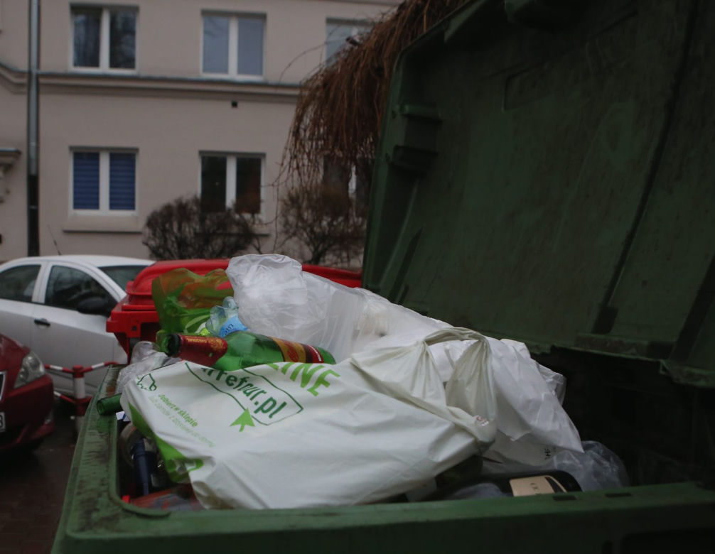 Śmieci drożeją a zalegają w śmietnikach