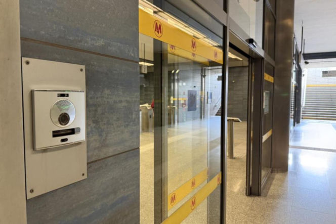 Nowe interkomy pojawią się na stacjach metra